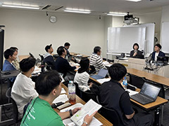 プラス株式会社ファニチャーカンパニー　野中氏・鵜名山氏による授業内講演